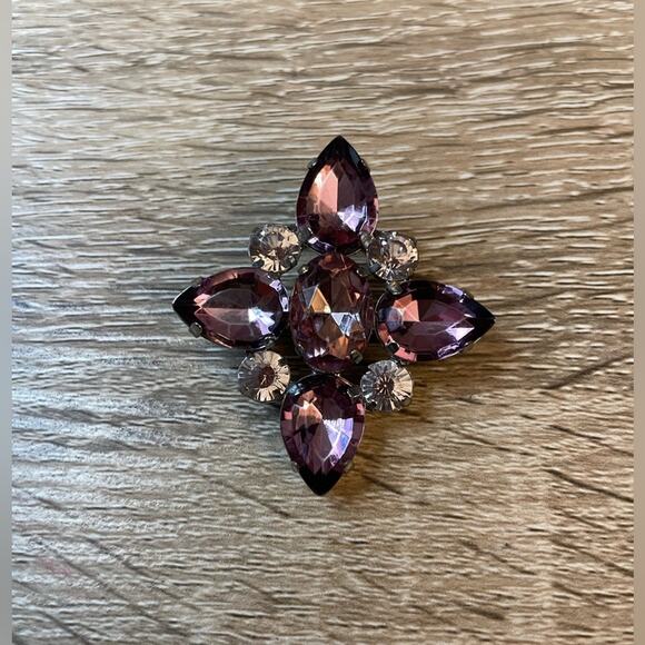 Brooch Purple and White Stone in Diamond pattern vintage - Picture 1 of 6